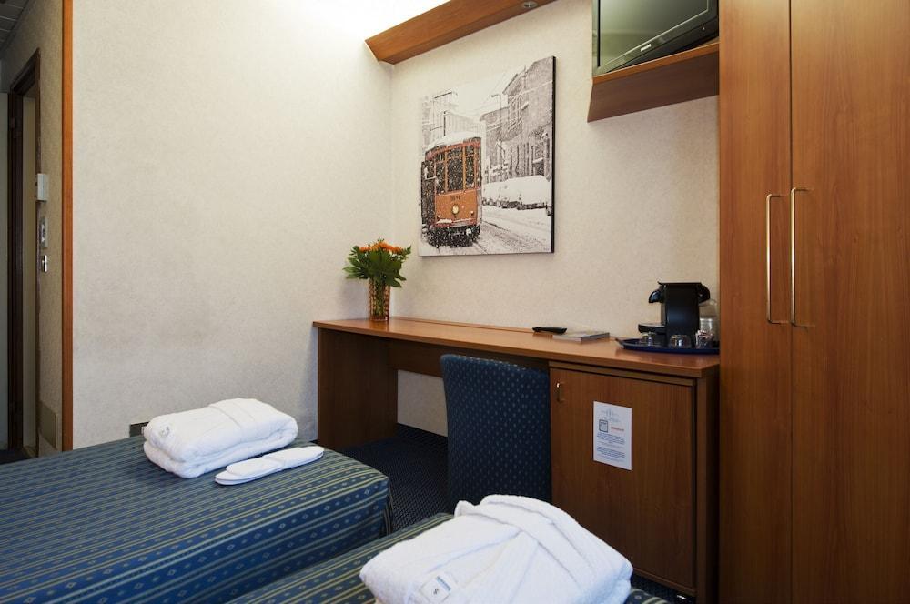 Hotel Mec Μιλάνο Εξωτερικό φωτογραφία