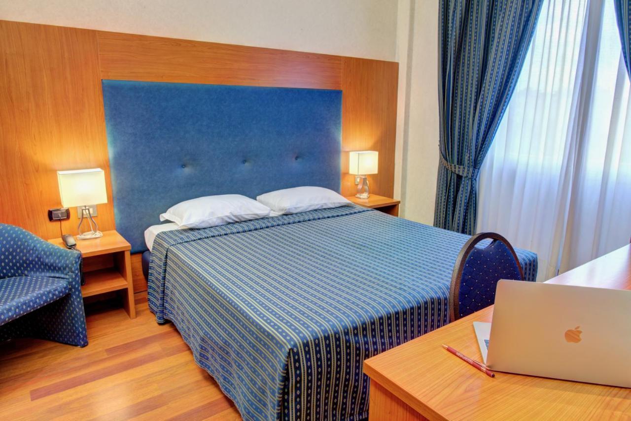 Hotel Mec Μιλάνο Εξωτερικό φωτογραφία