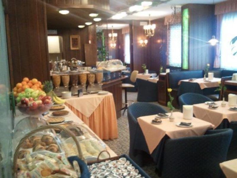 Hotel Mec Μιλάνο Εξωτερικό φωτογραφία