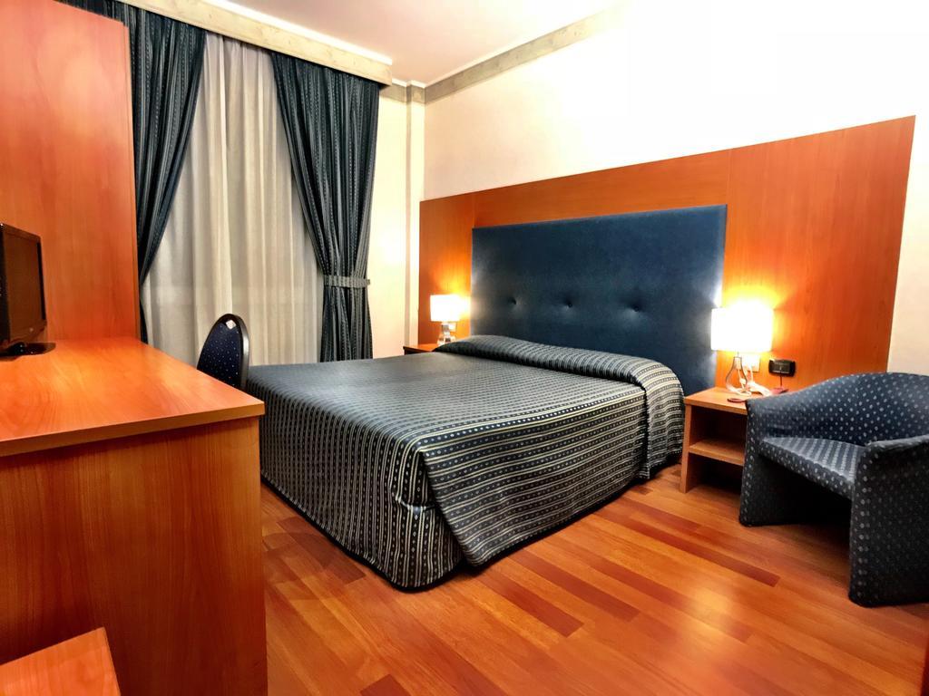 Hotel Mec Μιλάνο Εξωτερικό φωτογραφία