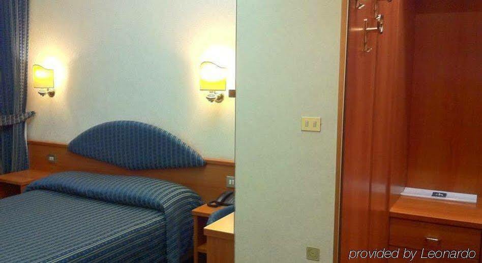 Hotel Mec Μιλάνο Εξωτερικό φωτογραφία